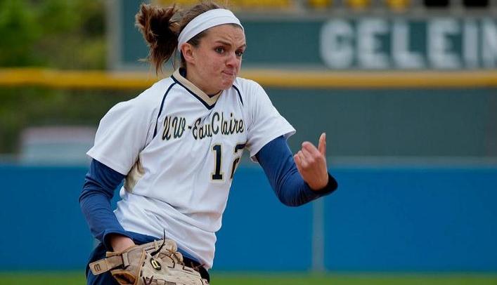 Softball Drops Conference Opening Doubleheader at UW-La Crosse