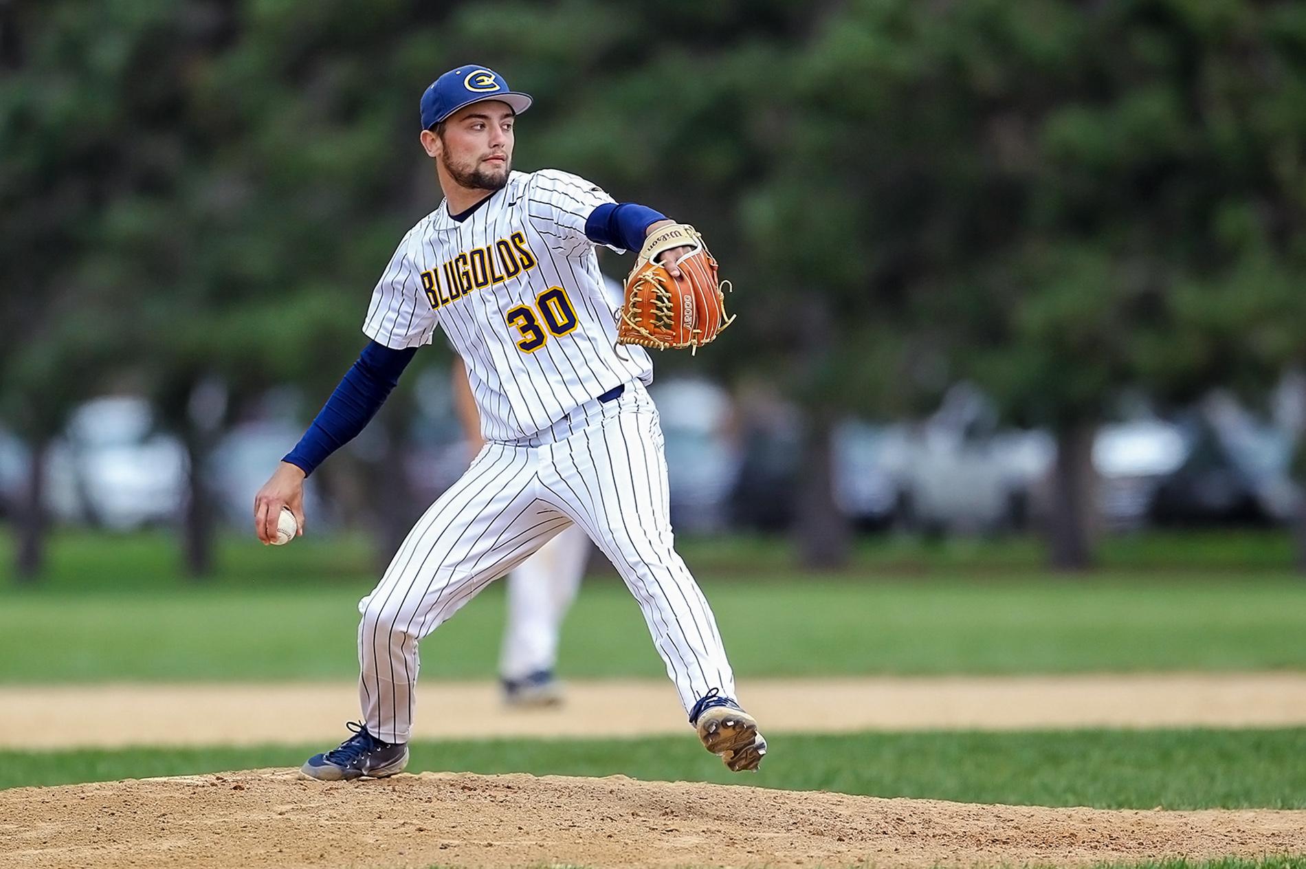 Blugolds Fall Short To Eagles