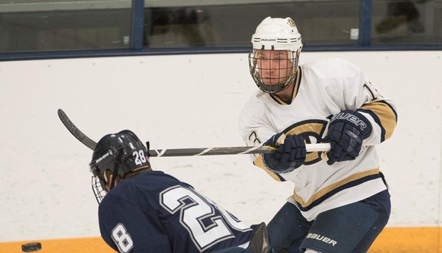 No. 5 Men’s Hockey rebounds with 5-1 win over Tommies
