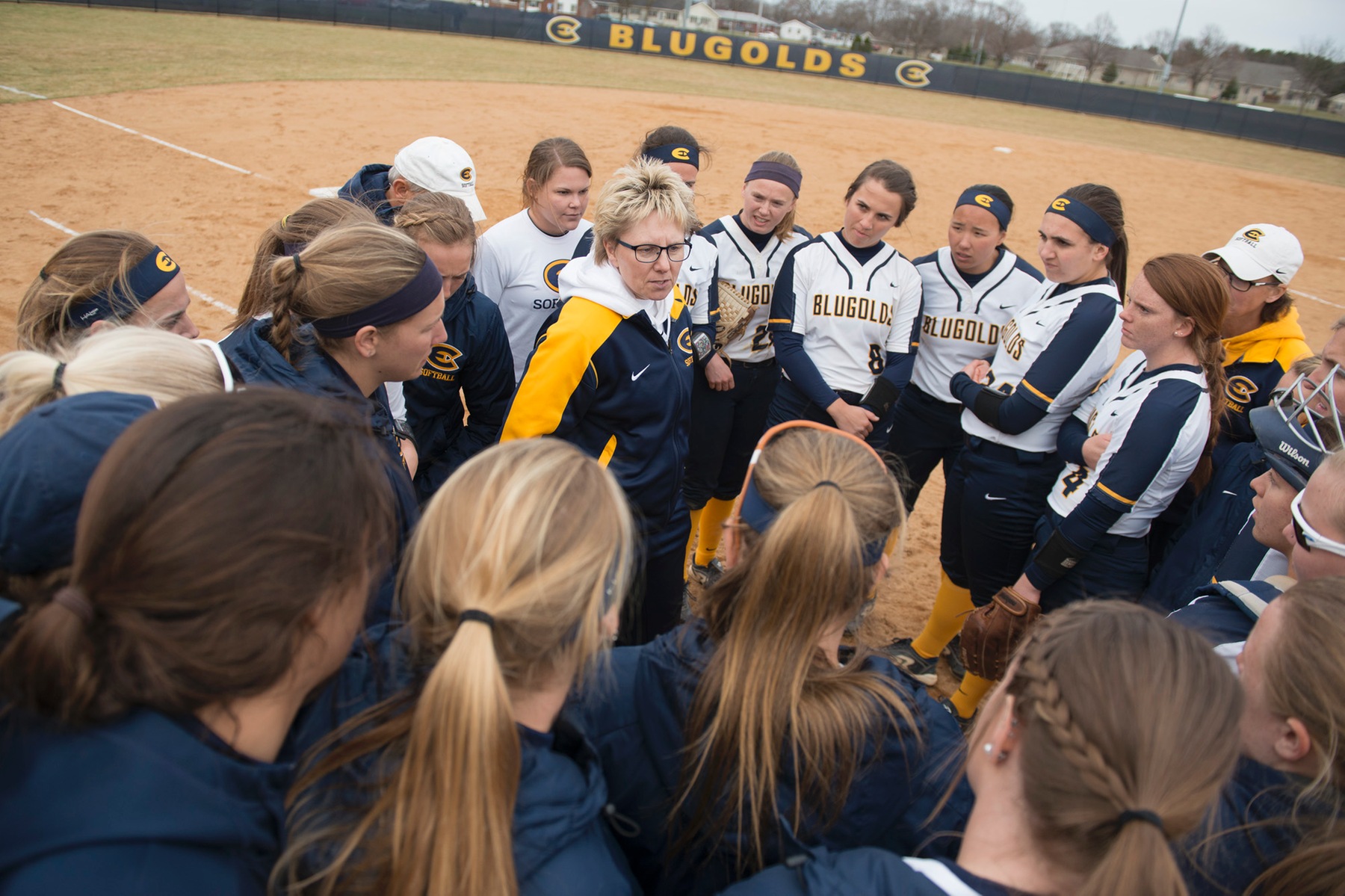 Softball bounces back with victories over Buffalo State & Benedictine