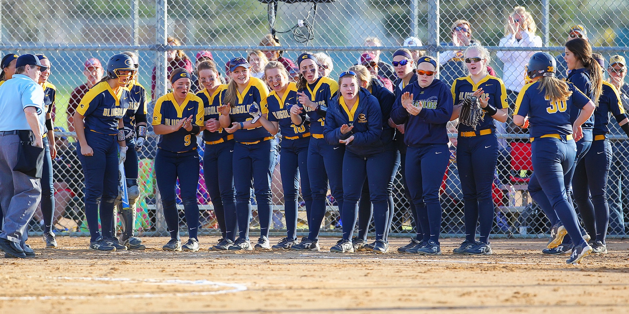 Blugolds shut out Warhawks 2-0, fall 6-2 in game two