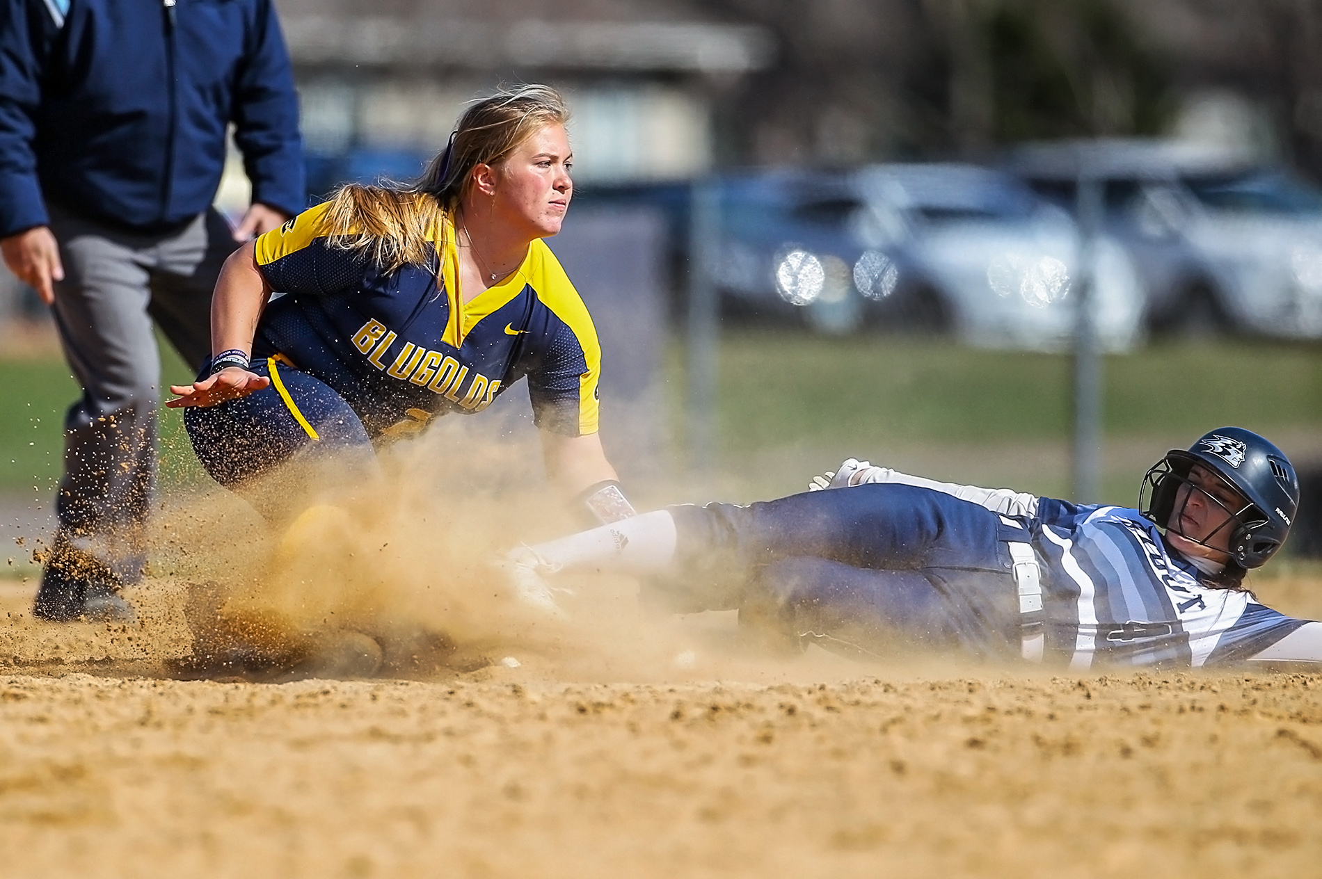 Patterson and Maruna lead Blugolds in sweep over Stout