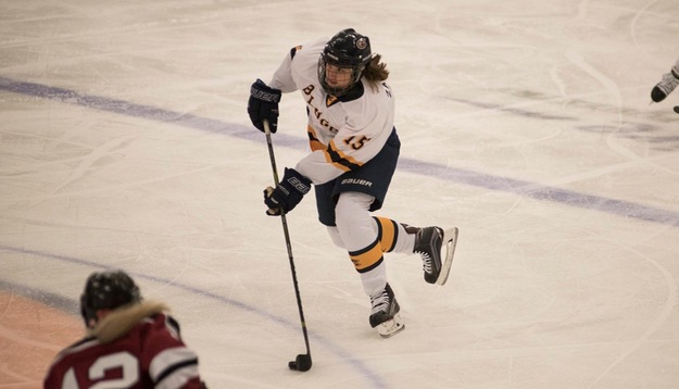 Blugolds tie with Gusties