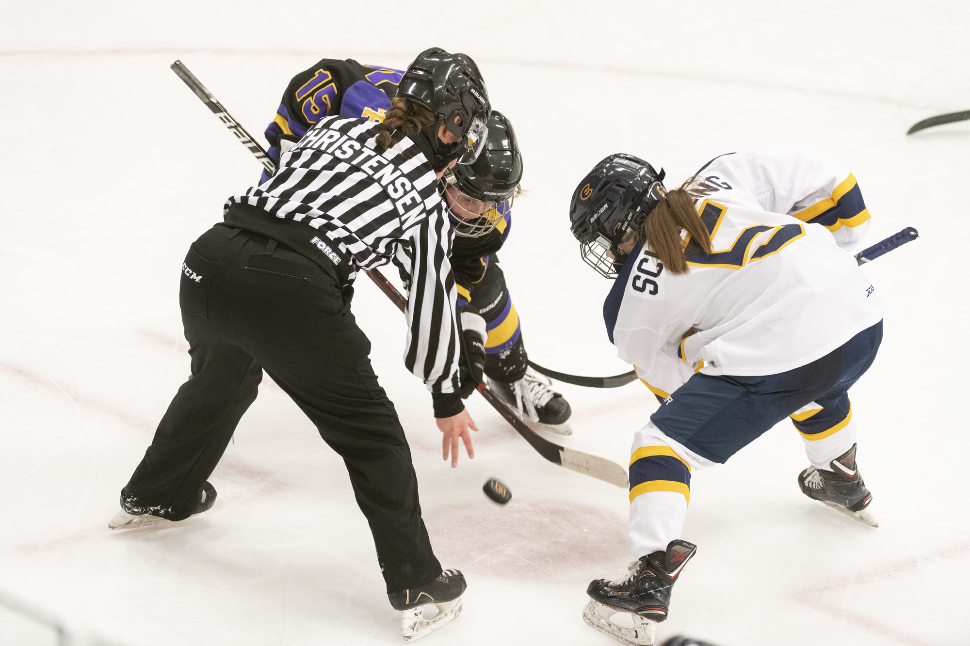 Women's Hockey Remains Unbeaten With Road Win