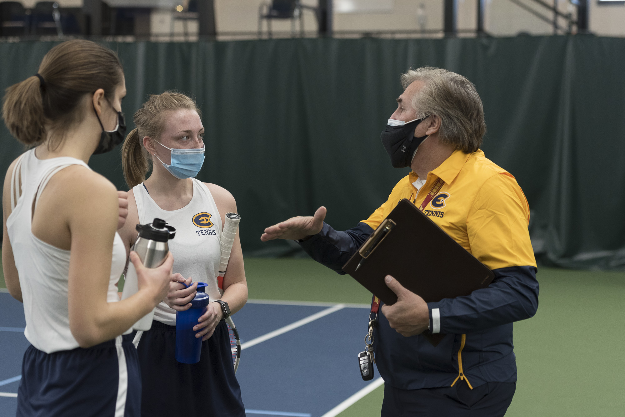 Women's Tennis Remains Undefeated With Road Win